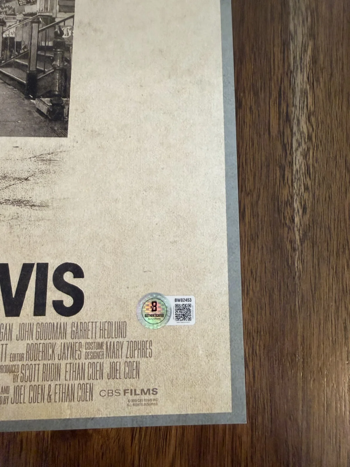 Oscar Isaac 'Inside Llewyn Davis' Signed 12x18 Photo Beckett Certified, изображение 2