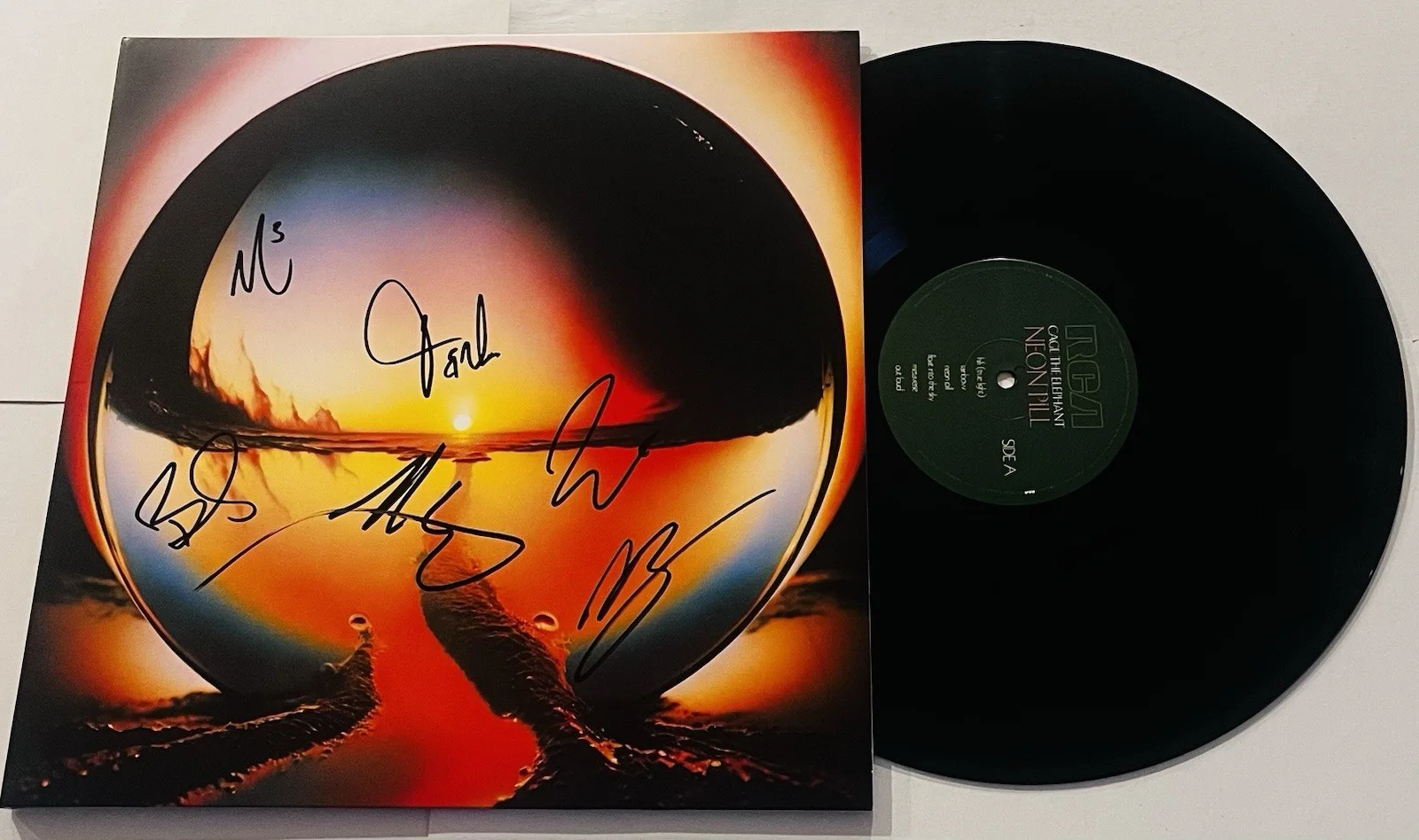 CAGE THE ELEPHANT BAND SIGNED NEON PILL LP VINYL RECORD ALBUM MATT +5 JSA COA, image 2