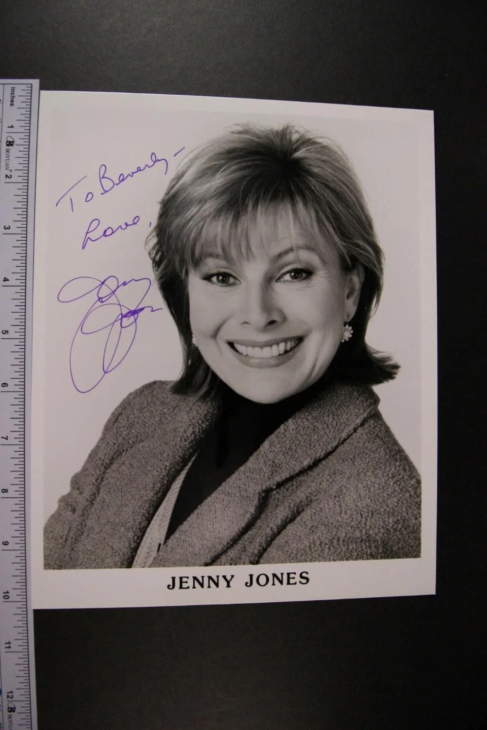 Jenny Jones — TV HOST~Comedian JENNY JONES (THE JENNY JONES SHOW) AUTOGRAPH PHOTO~