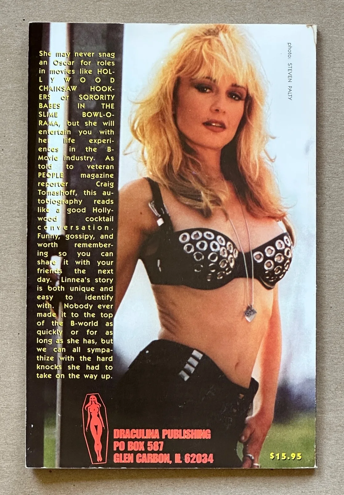 I'M SCREAMING AS FAST AS I CAN My Life in B-Movies LINNEA QUIGLEY SIGNED SC BOOK, изображение 3