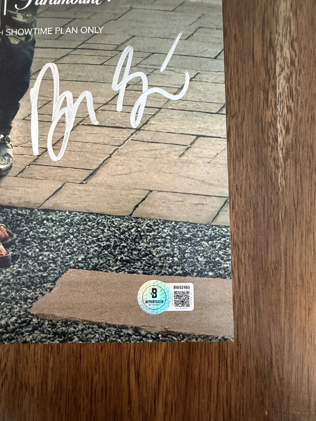 Benny Safdie ‘The Curse' Signed 12x18 Photo 'Dougie Schecter' Beckett, изображение 2