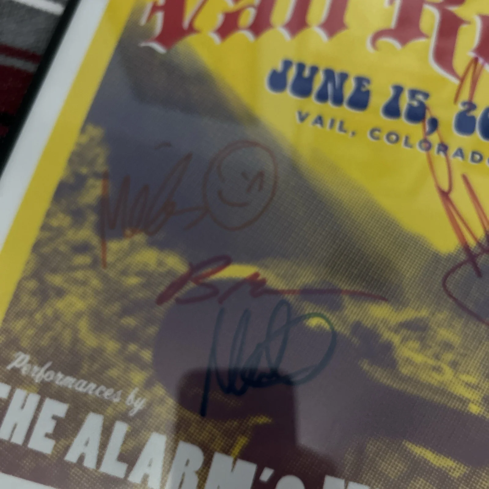 Love Hope Strength Signed Poster Mike Peters Alarm Vail Rocks 12x18 the Fixx ‘13, изображение 4