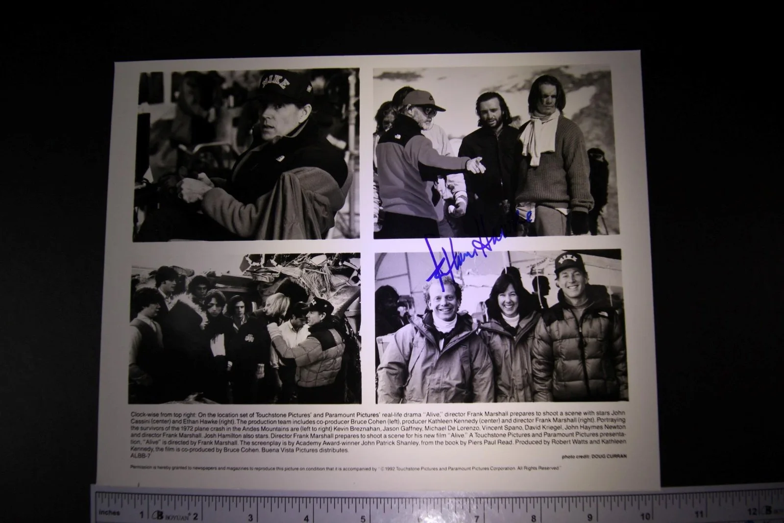 Ethan Hawke — ETHAN HAWKE (BOYHOOD~TRAINING DAY~DEAD POET'S SOCIETY) AUTOGRAPH PHOTO~