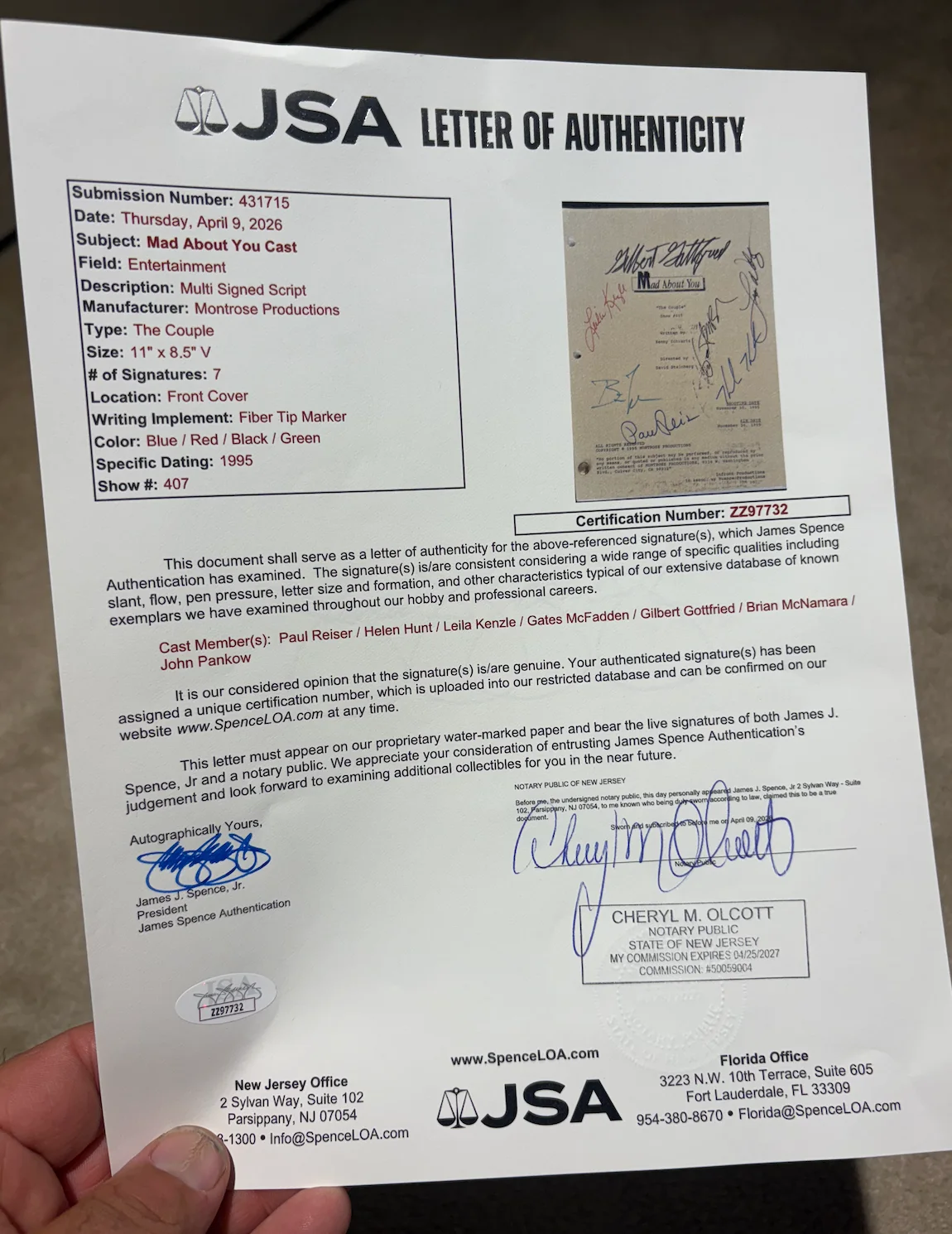 Helen Hunt — Cast autograph Helen Hunt Paul Reiser Signed 'Mad About You' Script JSA COA, image 3