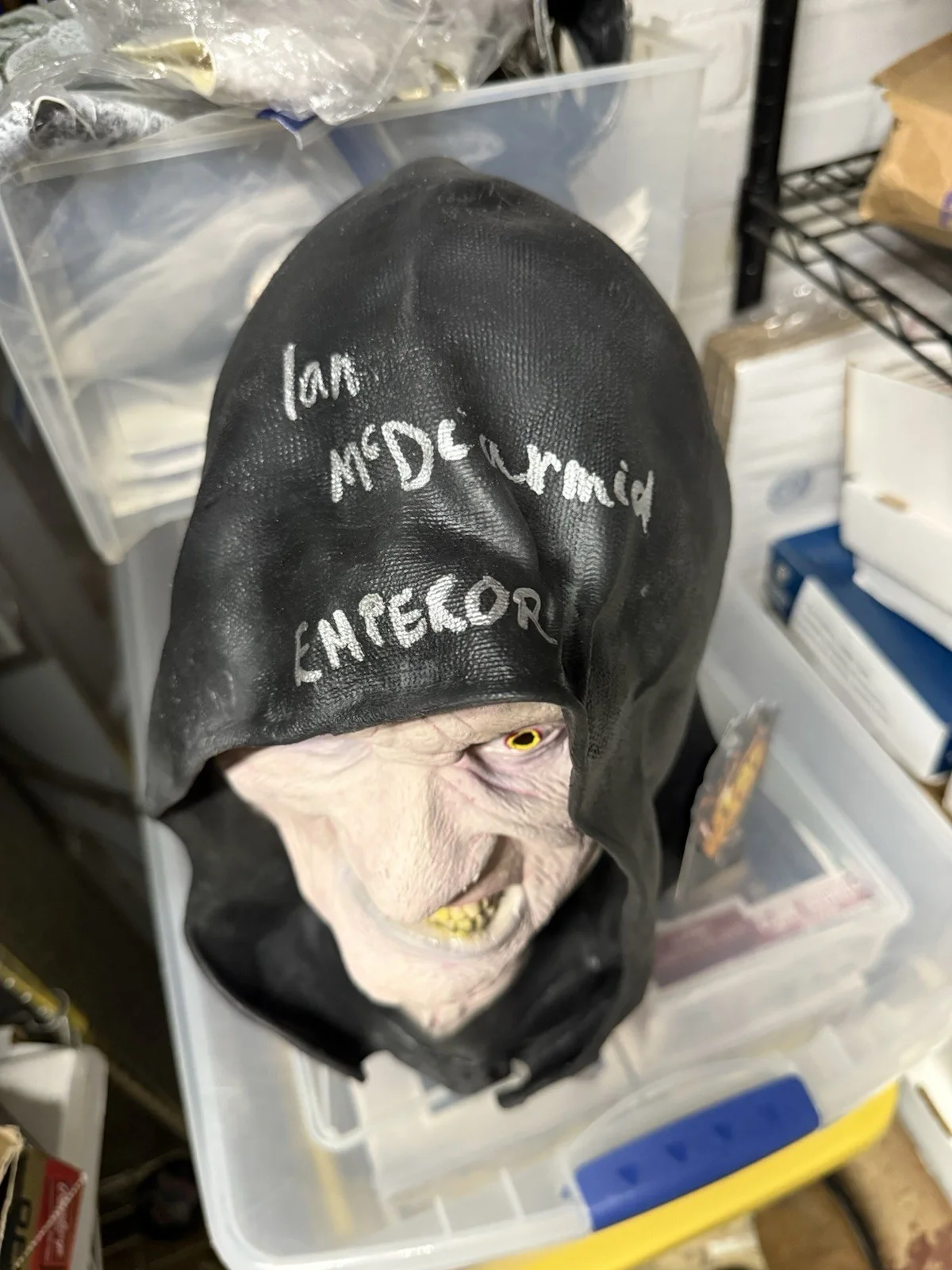 Ian McDiarmid — Ian McDiarmid Signed Emperor Palpatine Mask Star Wars Autograph ROTJ JSA COA, изображение 3