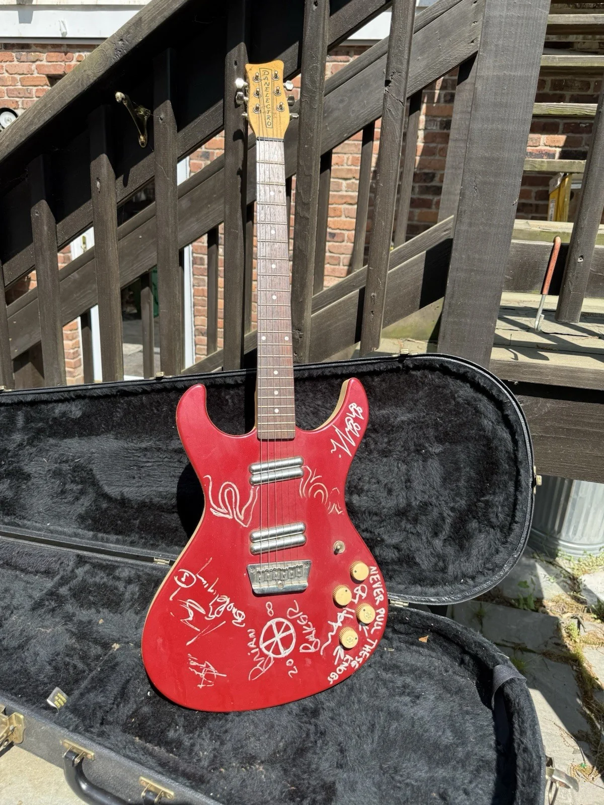 *Brian Baker* signed electric guitar * BAD RELIGION * An Case, image 2