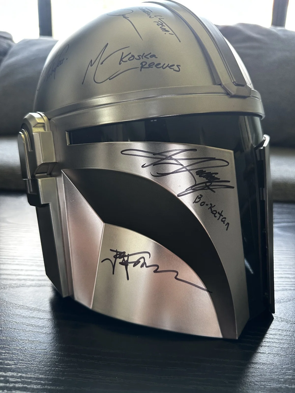 Pedro Pascal — Star Wars The Mandalorian Signed Helment-Cast/Crew Signed Premiere Grogu Prop, image 3