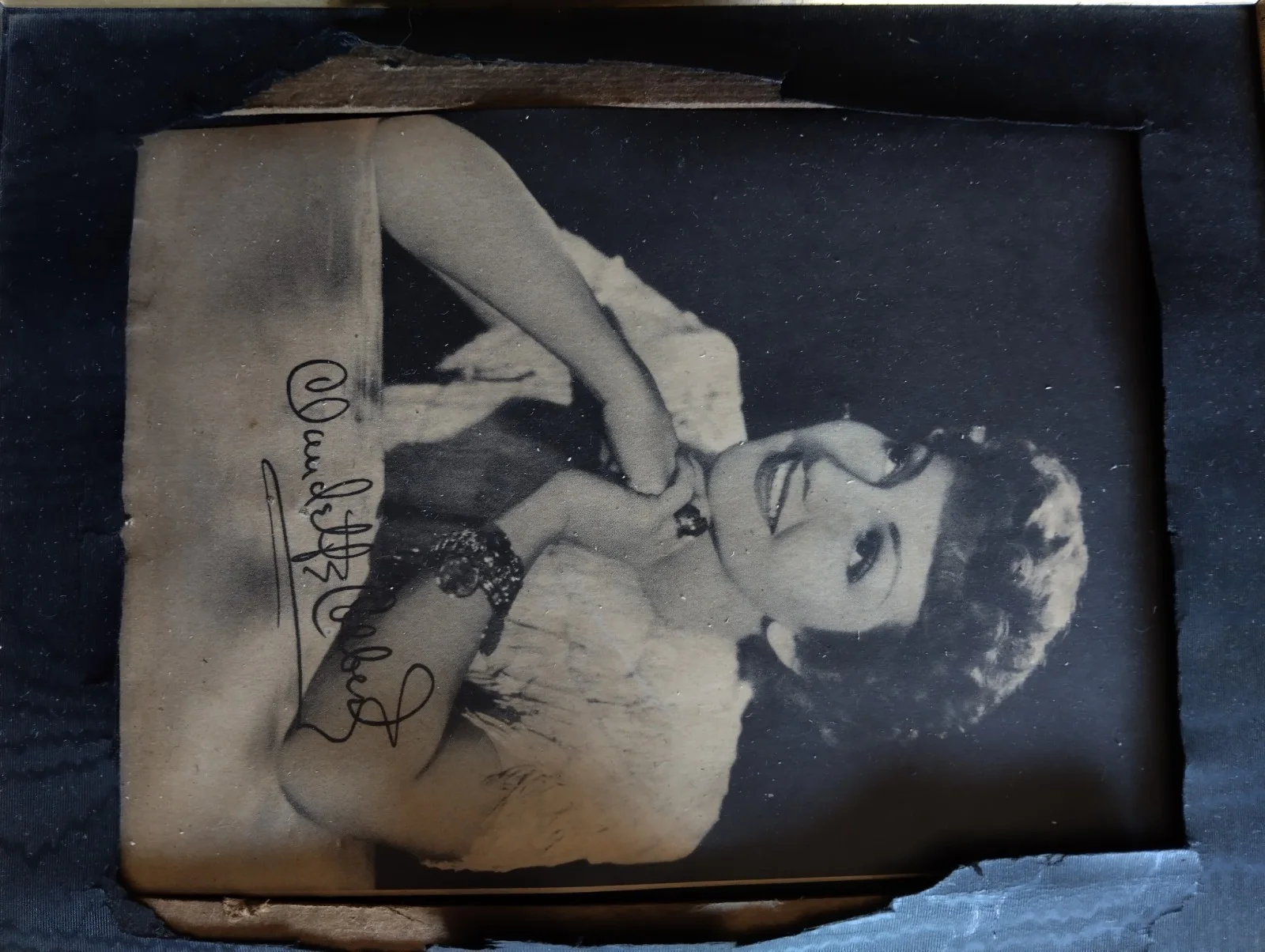 Claudette Corbett — Original Autographed Movie Industry Black and White Photograph, изображение 2