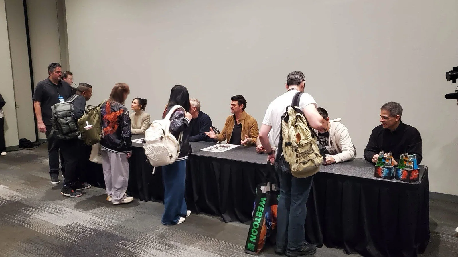 Karl Urban — Mortal Kombat 2 Autographed Cast Poster NYCC, image 4