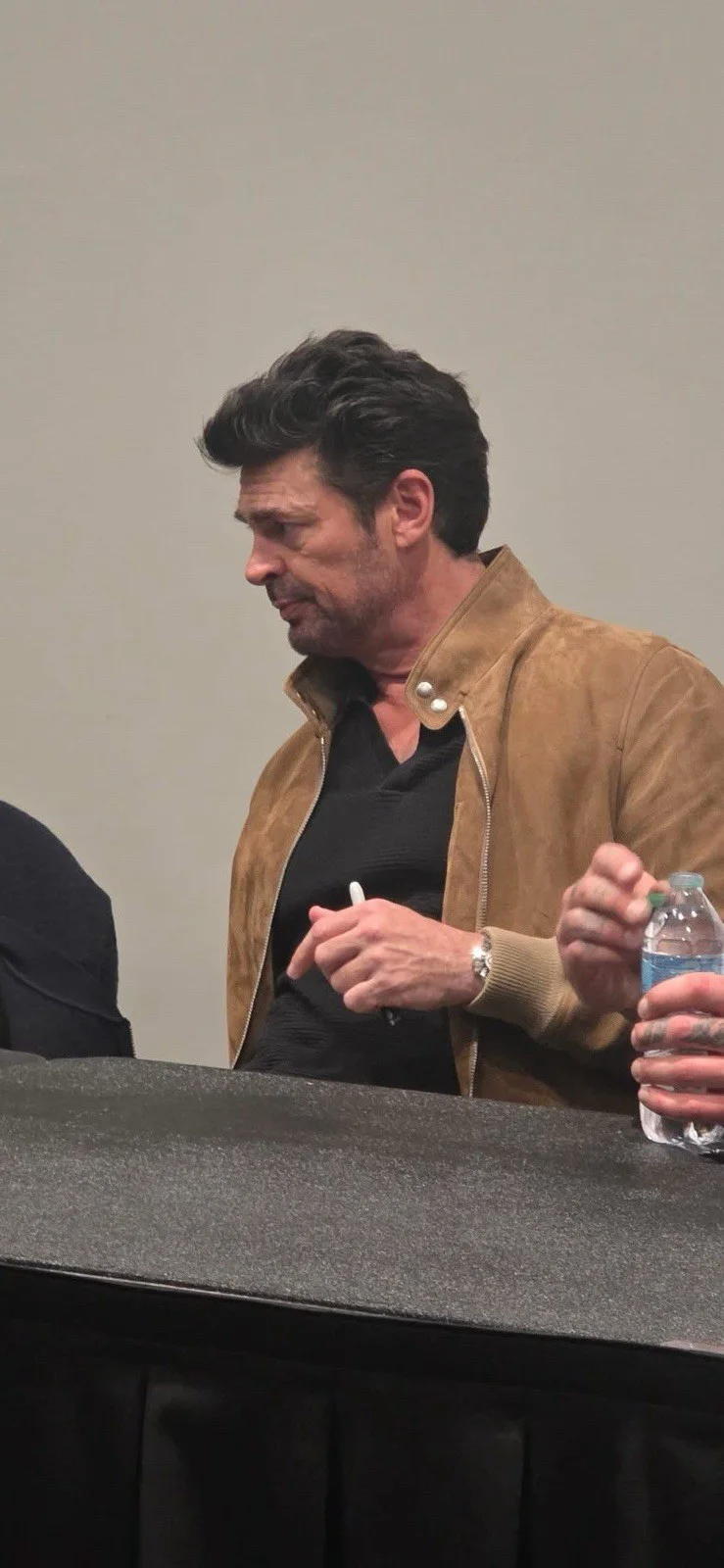 Karl Urban — Mortal Kombat 2 Autographed Cast Poster NYCC, image 5