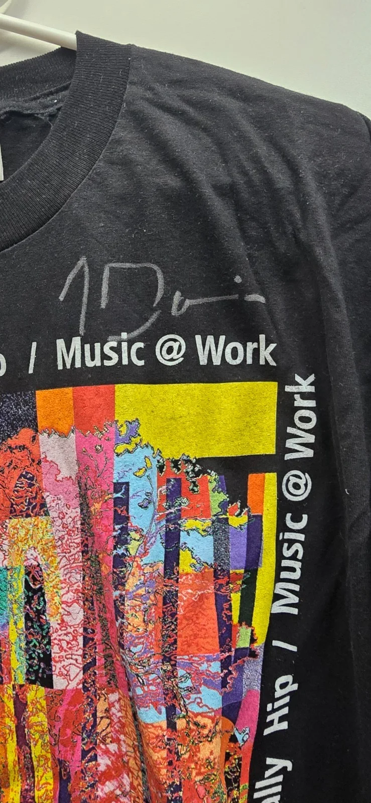 TRAGICALLY HIP. MUSIC @ WORK T-SHIRT. AUTOGRAPHED BY ENTIRE BAND, изображение 3