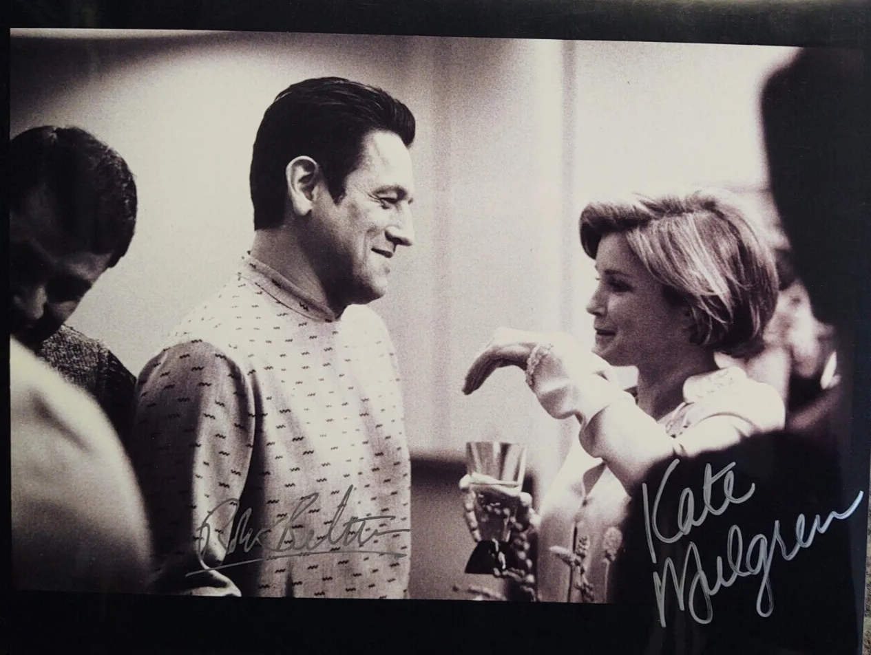 Robert Beltran, Kate Mulgrew — Robert Beltran Kate Mulgrew Star Trek: Voyager Signed Autographed 8x10 Photo