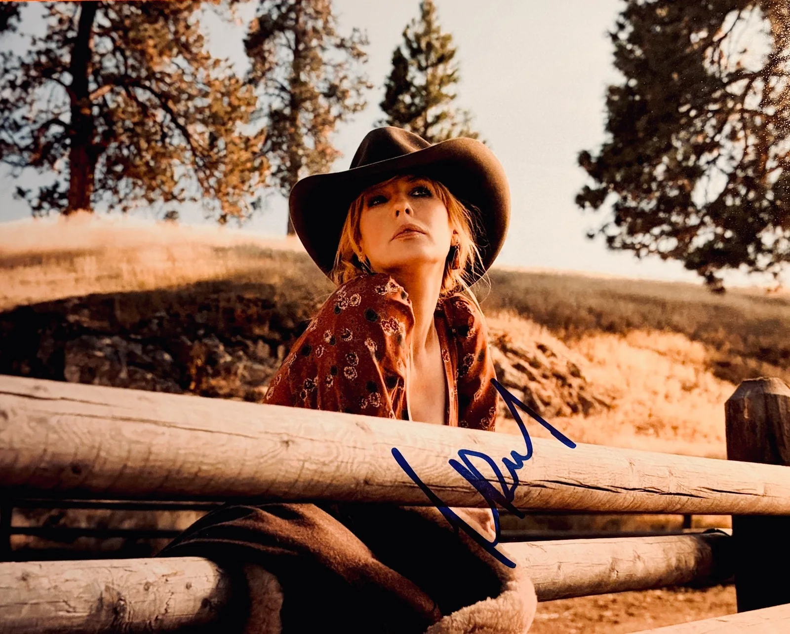 Kelly Reilly — Kelly Reilly Signed•YELLOWSTONE•8X10 Color Photo• Todd Mueller Autographs COA, image 2