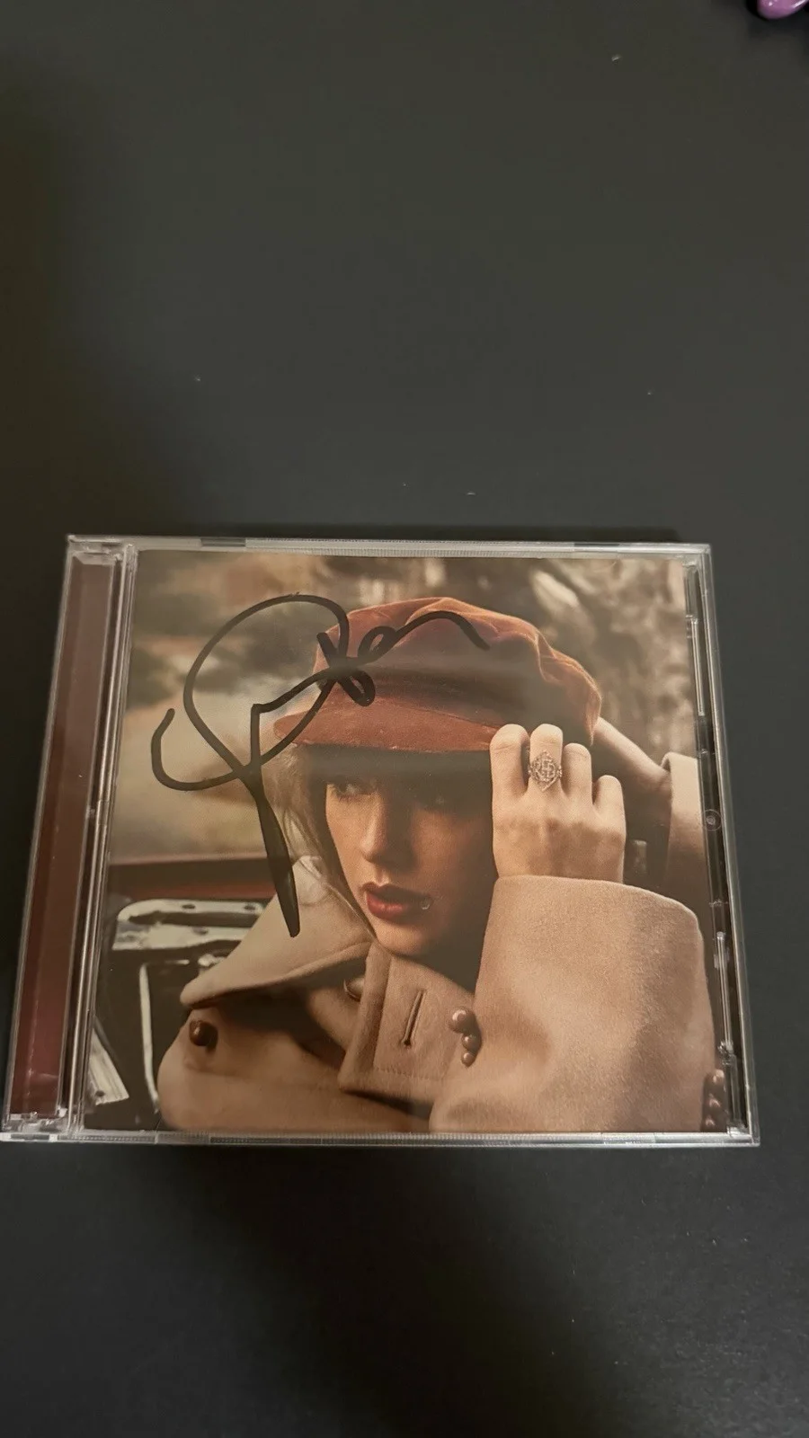 Taylor Swift RED Taylor’s Version CD - Signed / Autographed, изображение 2