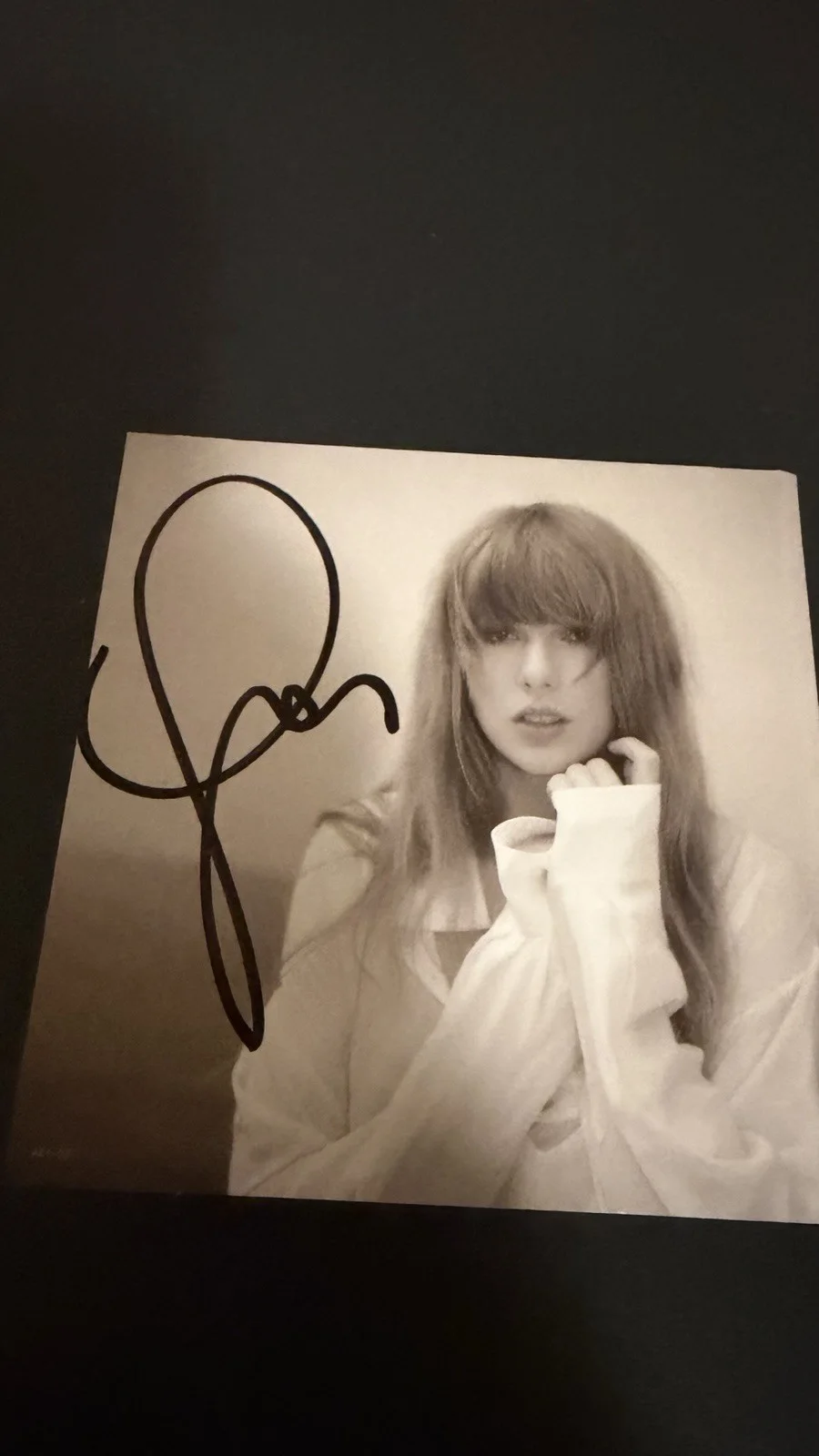 Taylor Swift The Tortured Poets Dept CD Manuscript Hand Signed Photo Autograph, image 2