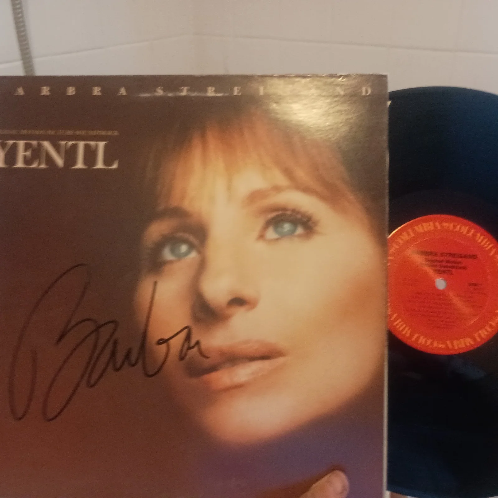 SIGNED BARBARA STREISAND ALBUM (YENTL SOUNDTRACK, 1983)!!, image 3
