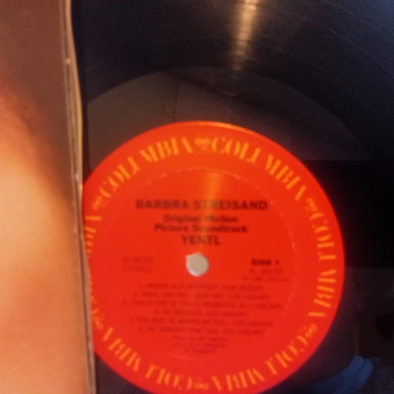 SIGNED BARBARA STREISAND ALBUM (YENTL SOUNDTRACK, 1983)!!, image 4