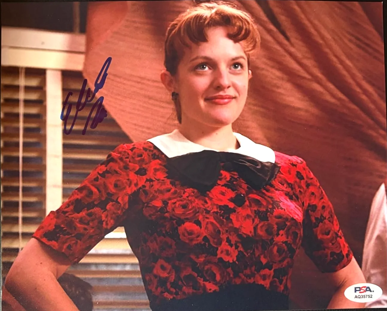 Elisabeth Moss — ELISABETH MOSS SIGNED AUTOGRAPHED 8X10 PHOTO MAD MEN THE WEST WING PSA COA