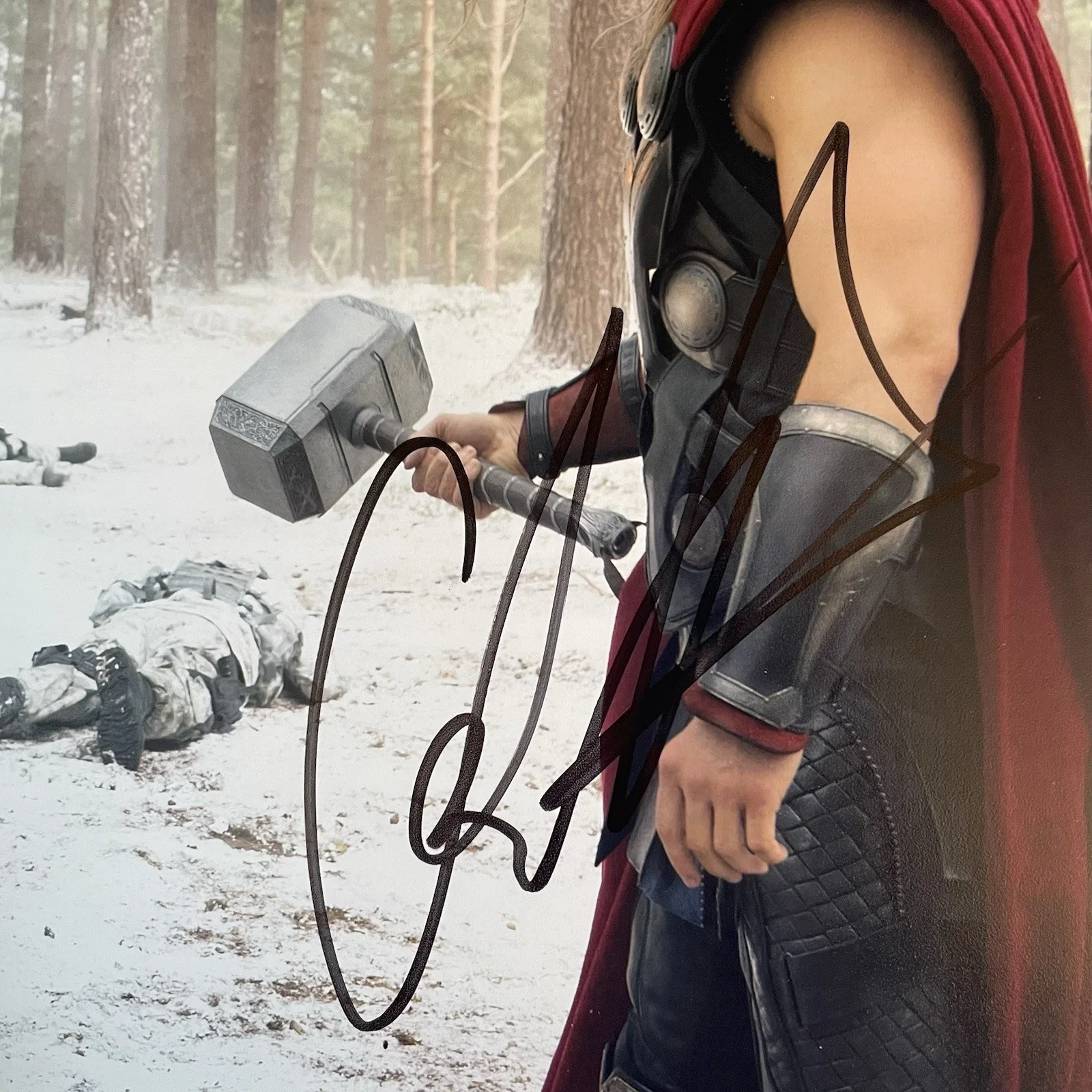 Chris Hemsworth — Actor Chris Hemsworth Signed 8 X 10 Photo Authentication SWAU COA Thor Marvel, image 3