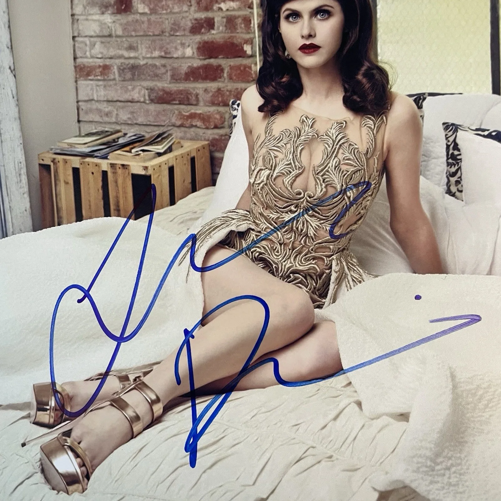ALEXANDRA DADDARIO — ALEXANDRA DADDARIO SIGNED AUTOGRAPH 8x10 PHOTO SEXY MODEL SWAU COA, изображение 3