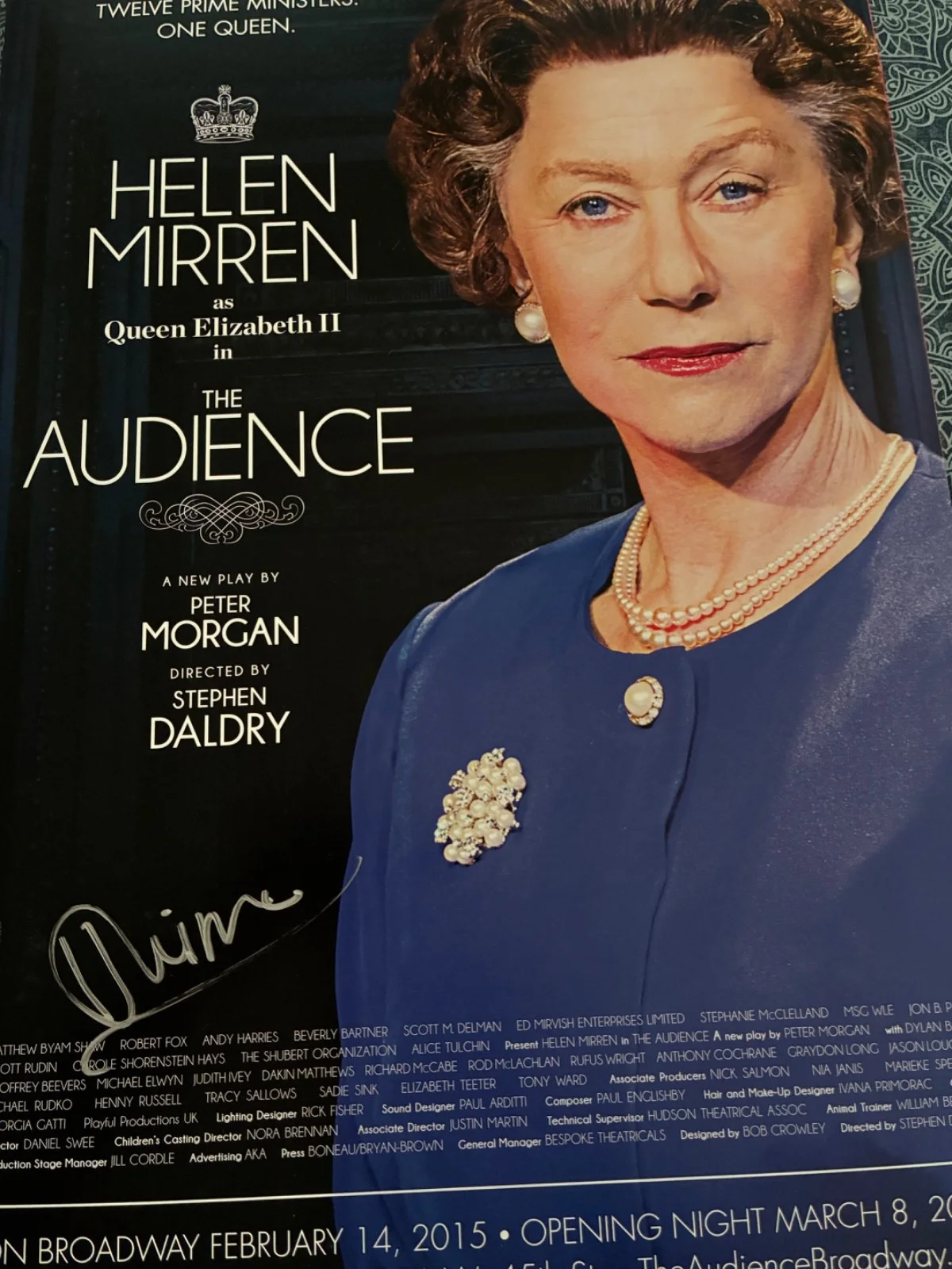 Helen Mirren — HELEN MIRREN Autographed THE AUDIENCE Broadway Window Card Poster 2015 Tony Win, image 3