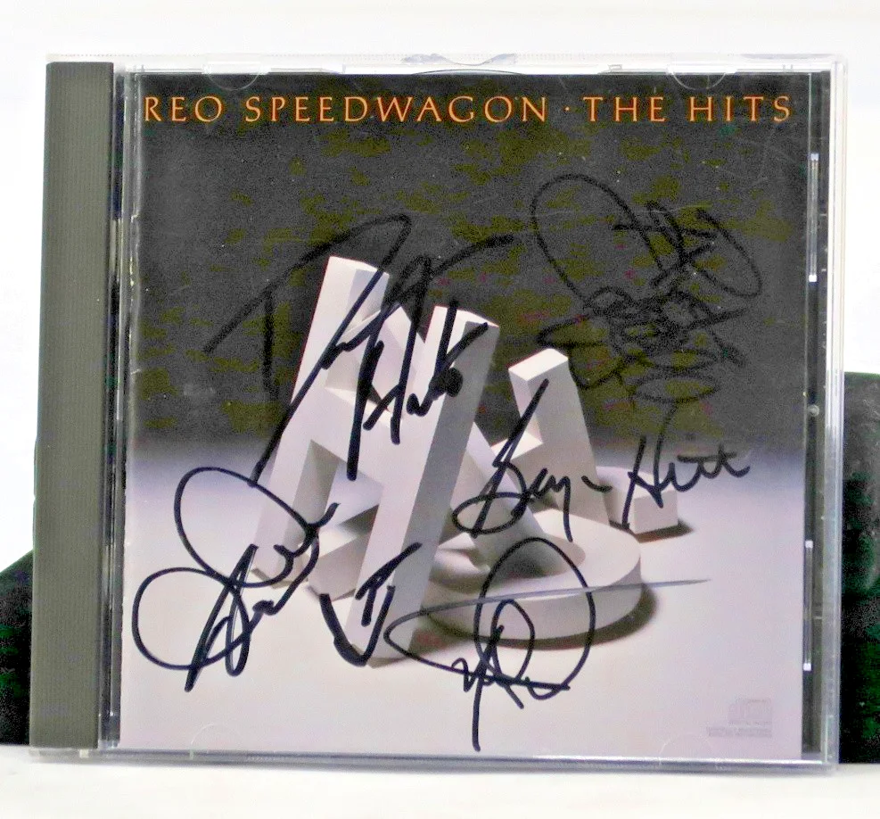 REO Speedwagon The Hits Signed CD & Guitar Pick with Ticket Stub & Pass ~8/27/98, изображение 2
