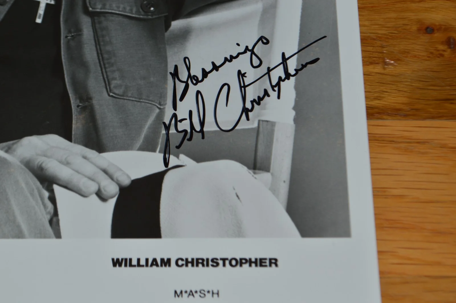 Bill Christopher — Bill Christopher Autographed M*A*S*H 8x10 B/W Promo Photo with JSA COA, изображение 3