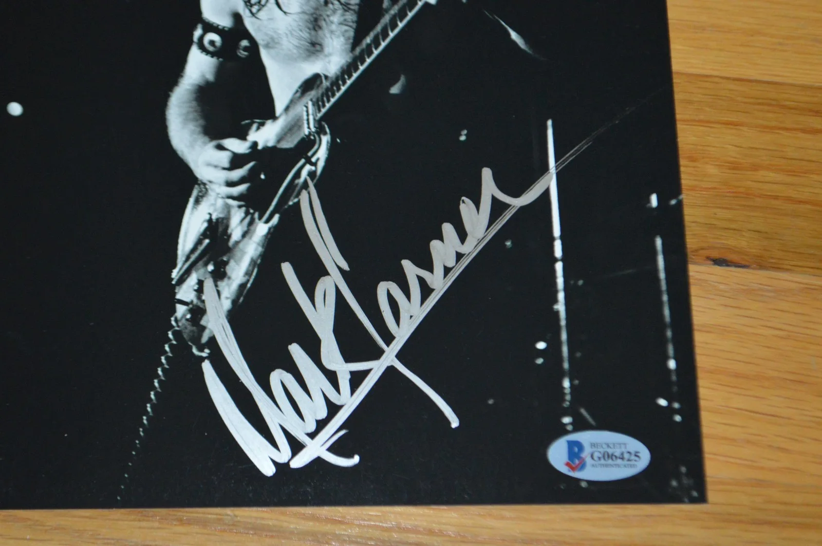 Grand Funk Railroad Mark Farner Autographed 8x10 B/W Photo with Beckett Hologram, изображение 5