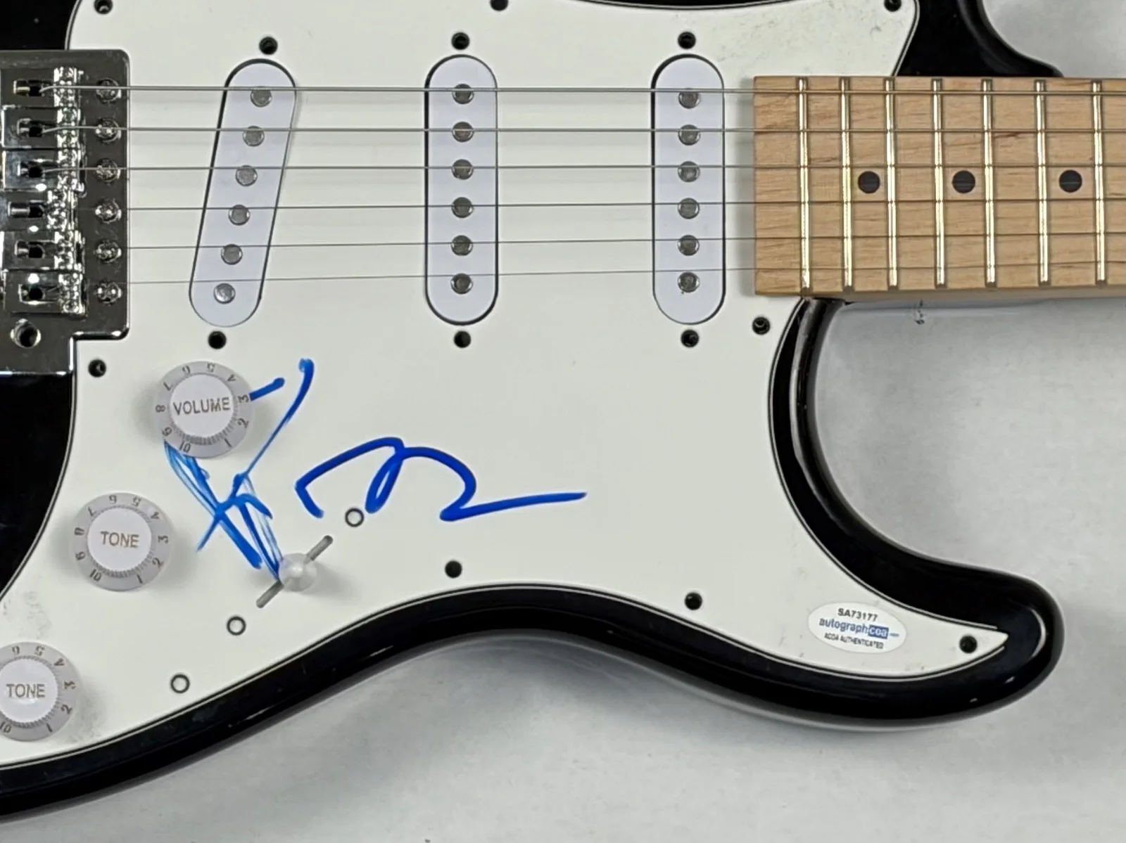 Ryan Tedder & Brent Kutzle Signed Autograph Electric Guitar OneRepublic ACOA COA, изображение 4