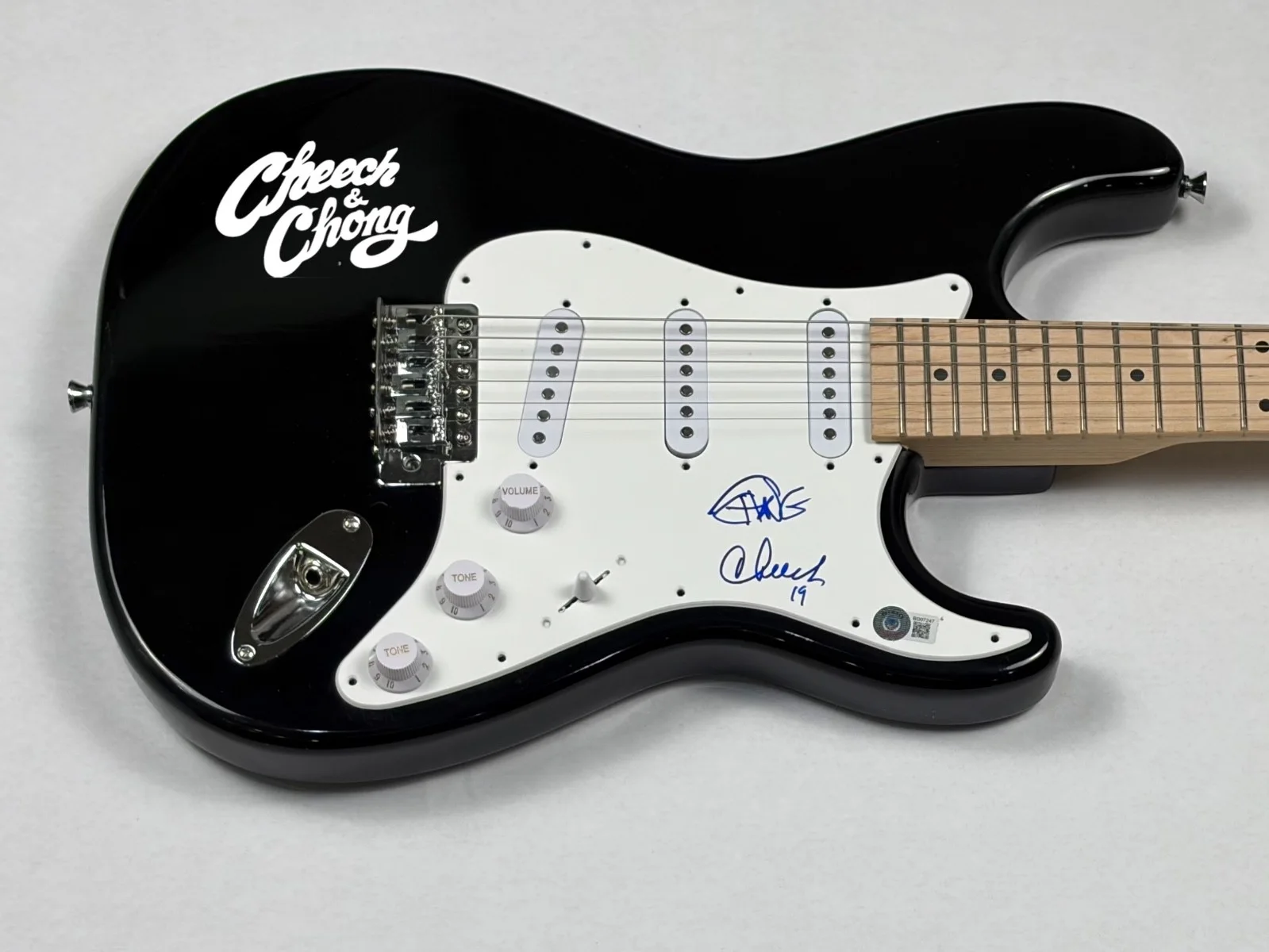 Cheech and Chong Signed Autograph Electric Guitar Marin Tommy Beckett COA, image 3