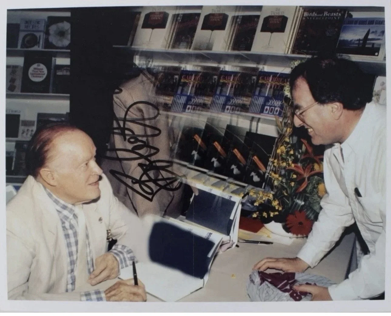 Bob Hope — Bob Hope Signed 8 X 10 Black-And-White Photo USO Troops Comedian Actor JSA LOA