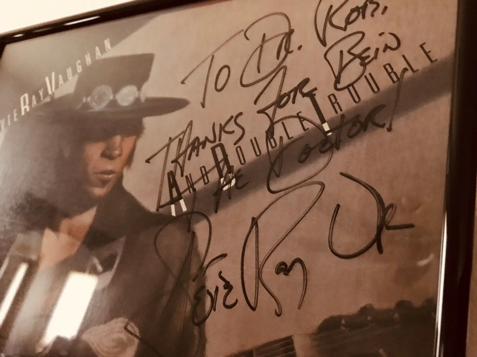 AUTOGRAPHED stevie ray vaughan TEXAS FLOOD album band original owner, image 2