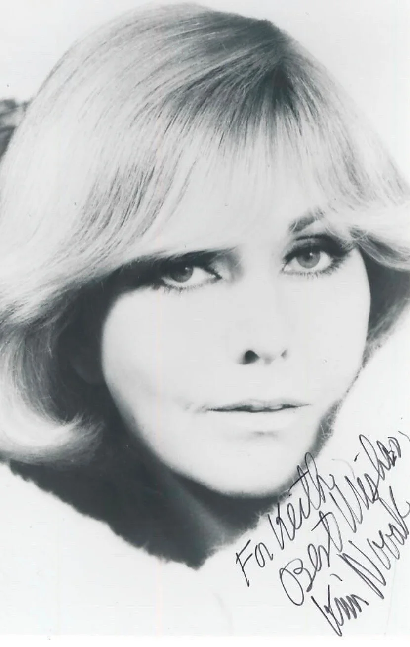 KIM NOVAK — Kim Novak Signed W/ COA • 5"x7" Signed & Inscribed Movie Photo, изображение 3