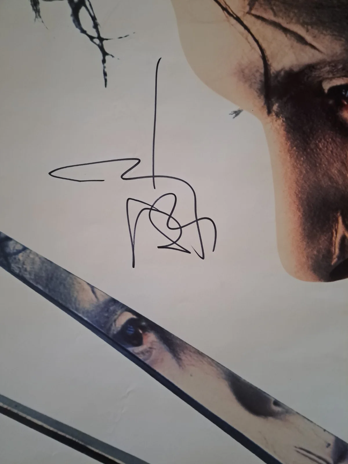 Johnny Depp — JOHNNY DEPP SIGNED "EDWARD SCISSORHANDS" MOVIE POSTER 27x40 JSA COA, image 2