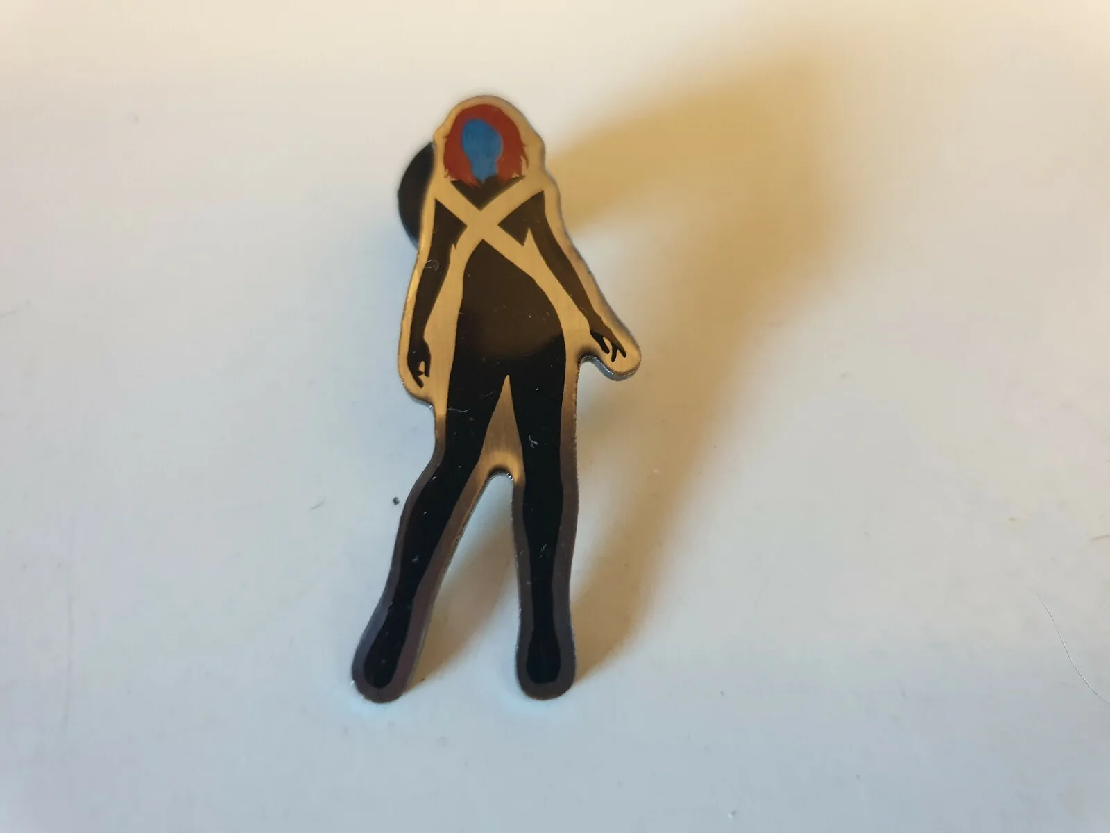 X-MEN DARK PHOENIX : MYSTIQUE ICON PIN BADGE. Limited Edition., изображение 2