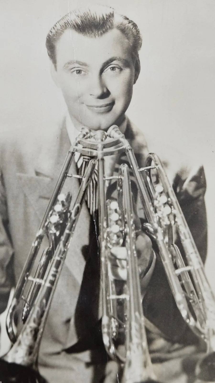 Vic Hyde Autographed Actor trumpet player Photo, musician, sent to my Mom 1944, изображение 2