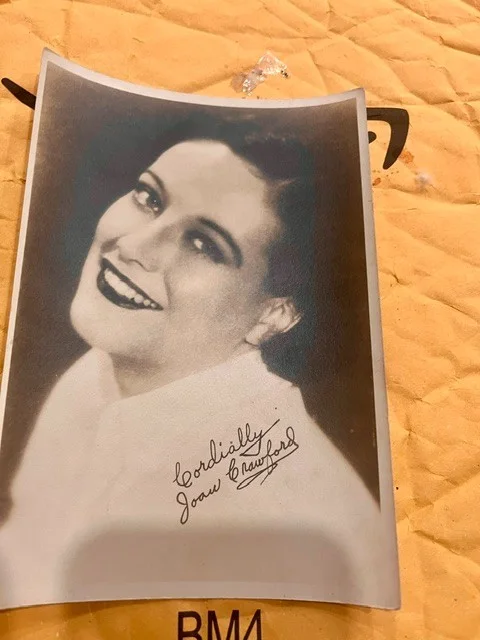 JOAN CRAWFORD — JOAN CRAWFORD AUTOGRAPHED AND DEDICATED 5X7 PERIOD PHOTO NO PIXILATION, изображение 2