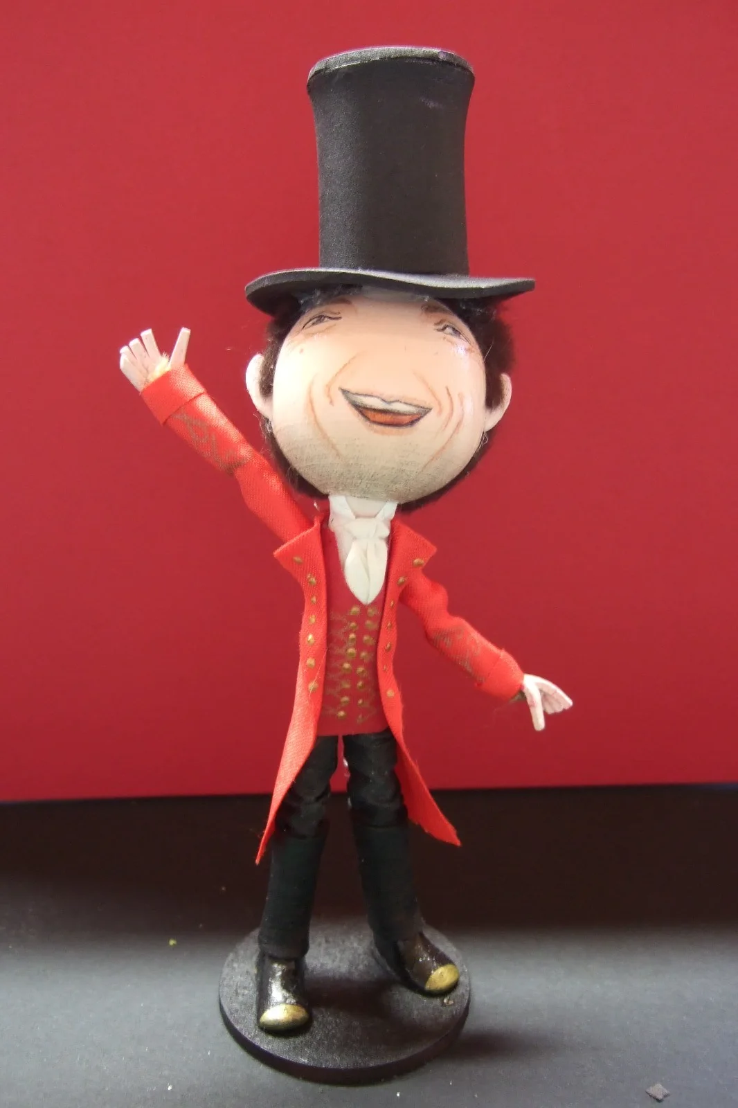 3 x The Greatest Showman Wooden Figures Barnum Wheeler & Lind, изображение 4