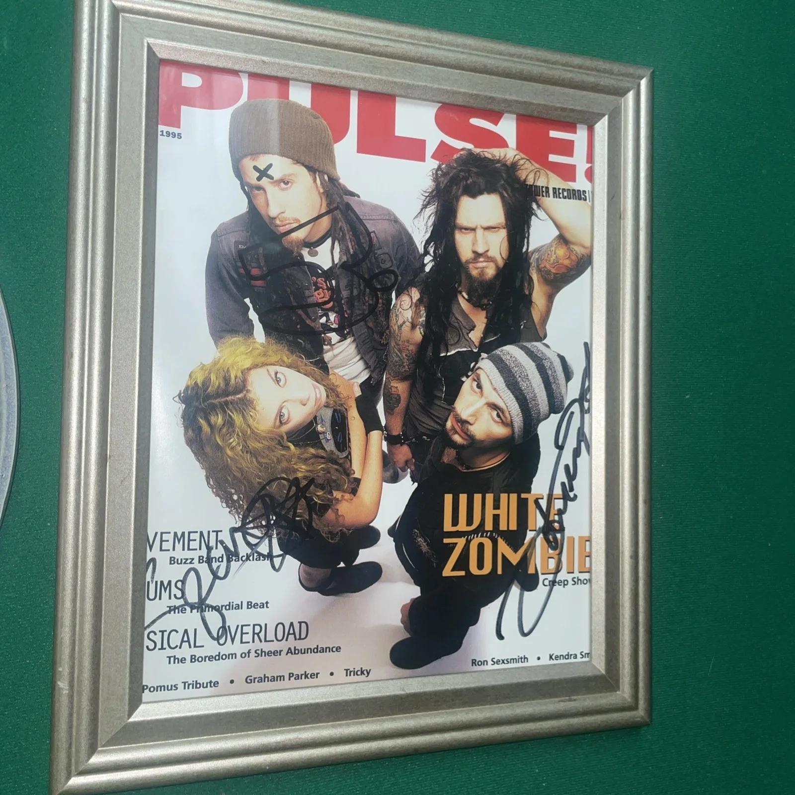 White Zombie Rob J Sean JT Autographed Banjo Head And Signed Magazine Cover 1995, изображение 3