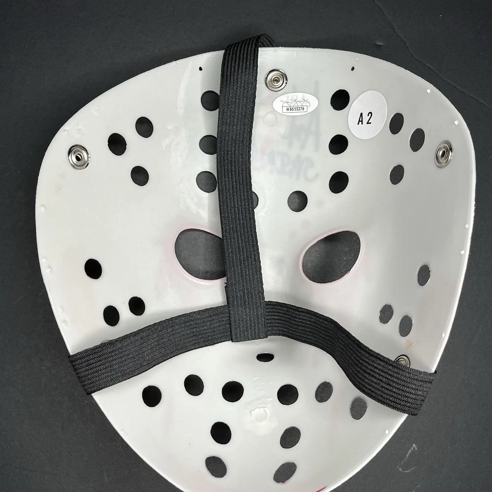 Ari Lehman — Ari Lehman Friday The 13th "Jason 1" Signed White Jason Bloody Mask- JSA Cert, image 4
