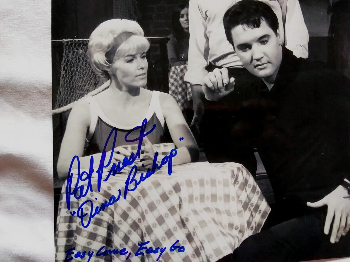 Pat Priest — Elvis Presley Pat Priest Signed Photo Easy Come Easy Go 1967 The Munsters Actor, image 2
