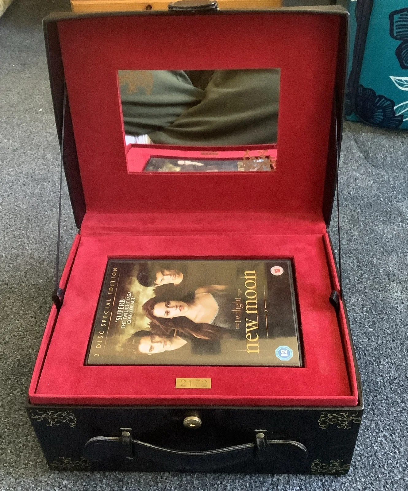 THE TWILIGHT SAGA NEW MOON MEMORY BOX INCLUDING ALL TWILIGHT FILMS DVDS, image 4