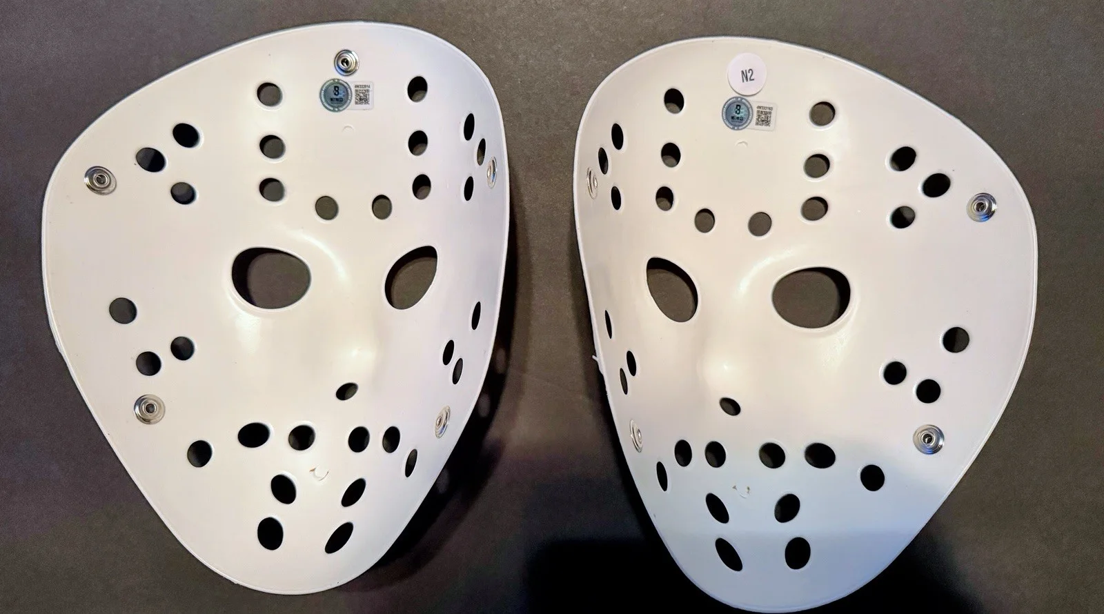 ARI LEHMAN 'Friday the 13th' New, autographed masks-Lot of TWO! COA's on masks, изображение 2