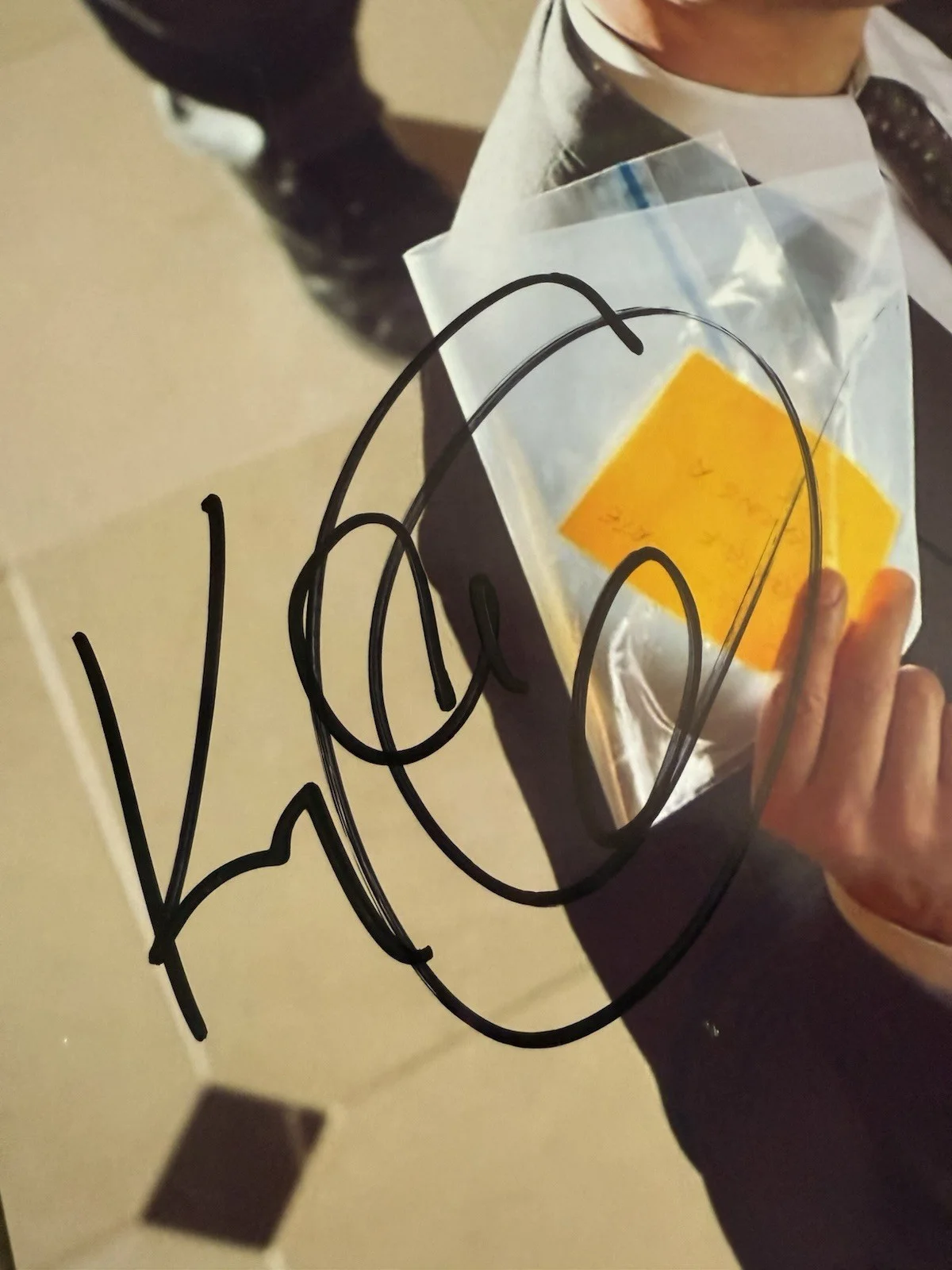 Kyle Chandler — KYLE CHANDLER SIGNED AUTOGRAPHED 8X10 PHOTO PICTURE “THE WOLF OF WALL STREET", изображение 4