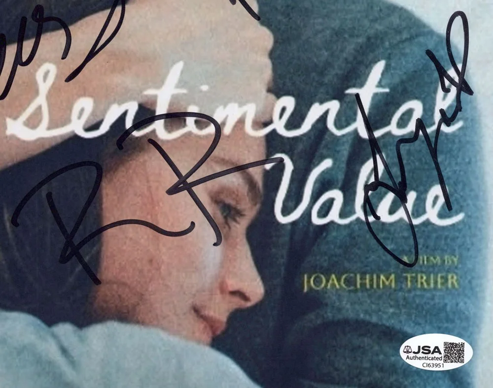 Renate Reinsve, Elle Fanning, Stellan Skarsgard, Joachim Trier — "SENTIMENTAL VALUE" Cast signed 8x10 Photo b RENATE REINSVE Elle Fanning JSA COA, изображение 3