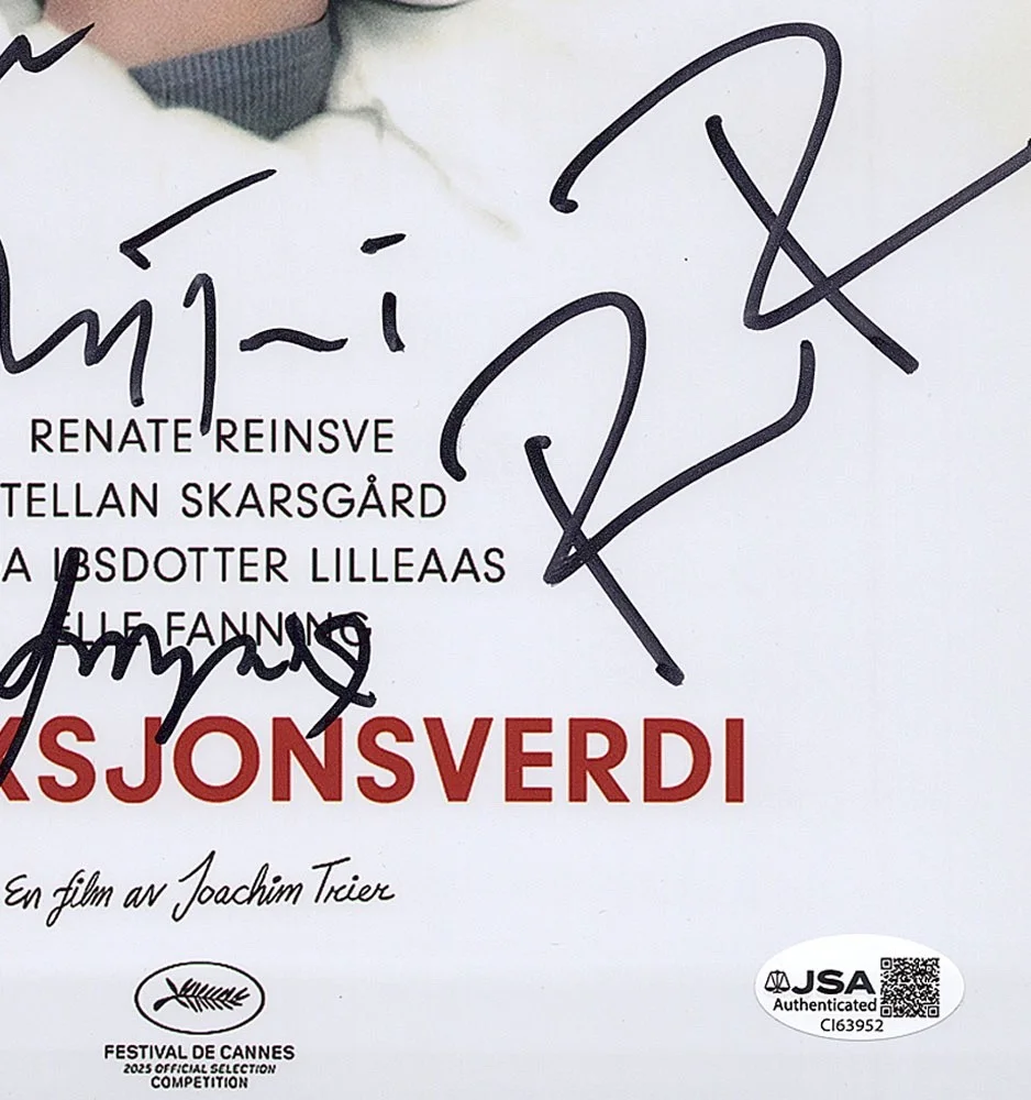 Renate Reinsve, Elle Fanning, Stellan Skarsgard, Joachim Trier — "SENTIMENTAL VALUE" Cast signed 8x10 Photo d RENATE REINSVE Elle Fanning JSA COA, изображение 3