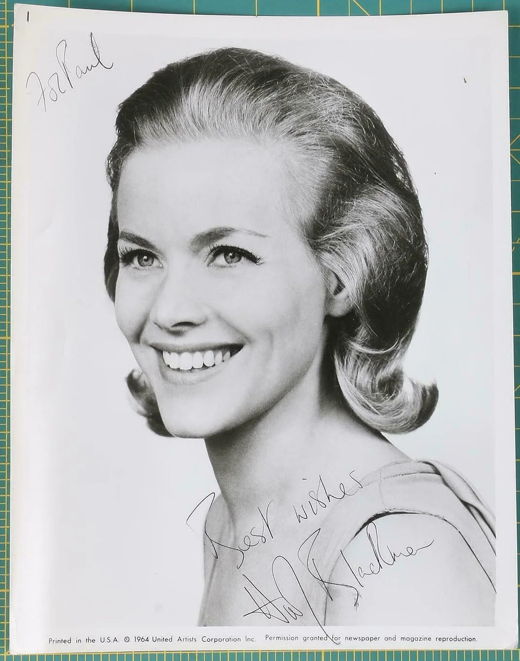 Honor Blackman — HONOR BLACKMAN Signed Photo Actress James Bond Movies 8 x10 black & White