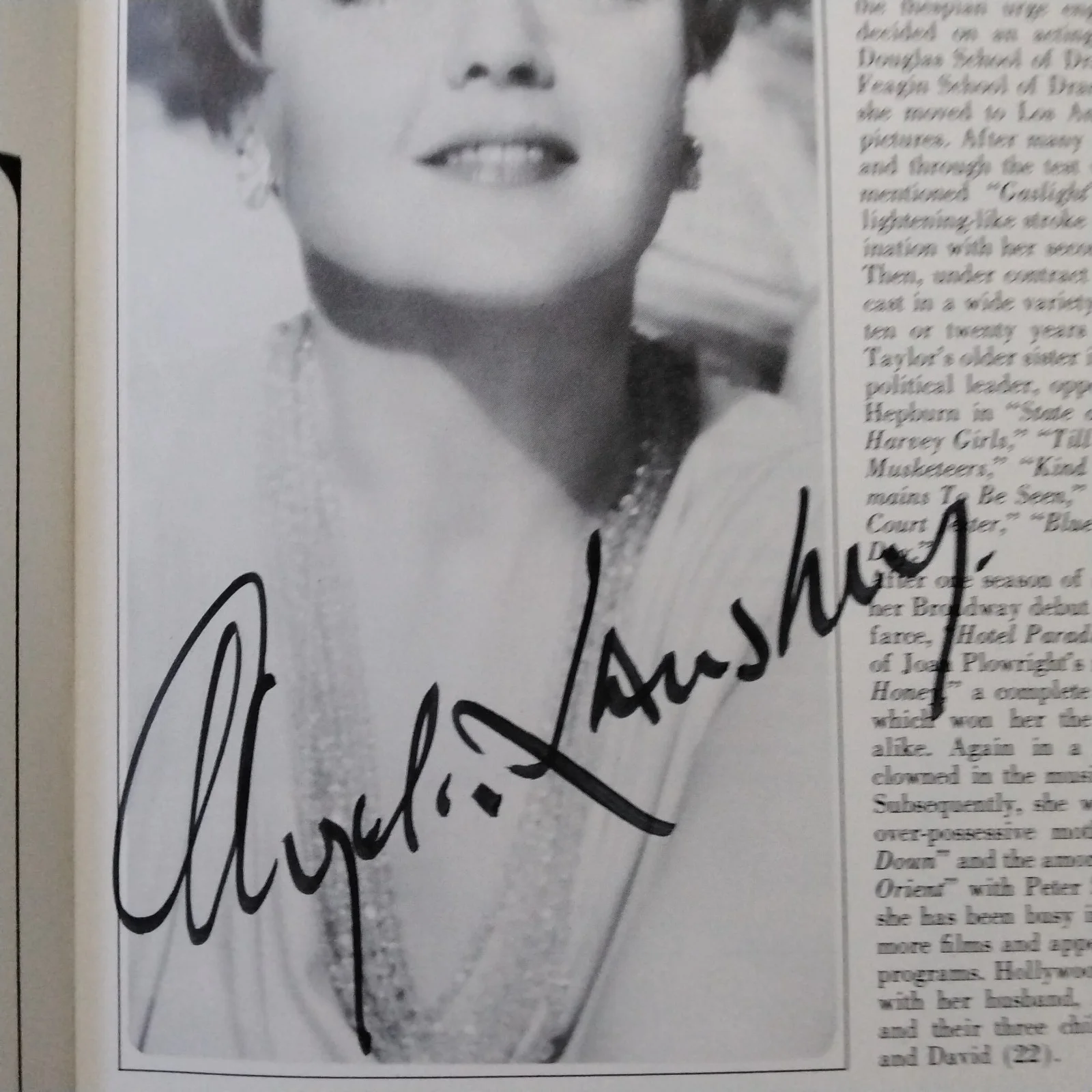 Angela Lansbury & Jane Connell SIGNED 1966 Mame Booklet Bea Arthur Jerry Herman, image 4