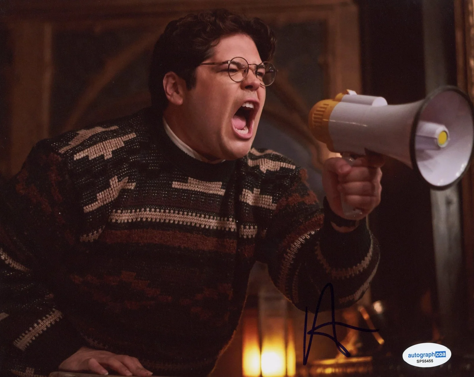 Harvey Guillen — Harvey Guillen "What We Do in the Shadows" AUTOGRAPH Signed 8x10 Photo L ACOA, изображение 2