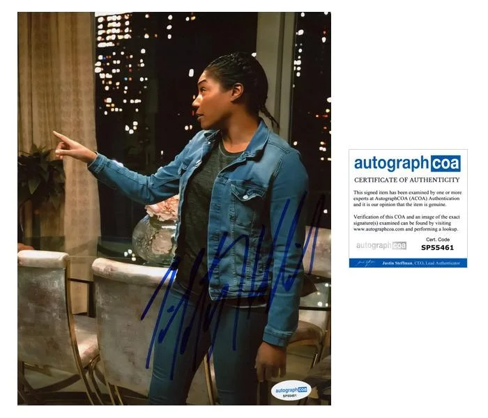 Tiffany Haddish — Tiffany Haddish "Keanu" AUTOGRAPH Signed Autographed 8x10 Photo ACOA